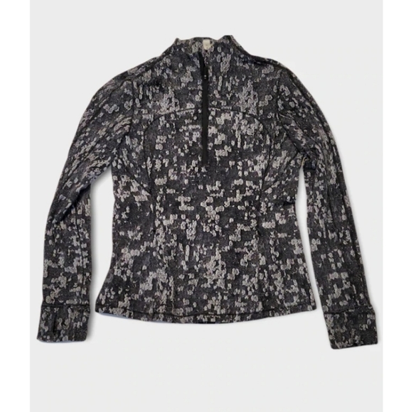 Size 10 - Lululemon Run Briskly 1/2 Zip - Picture 1 of 2